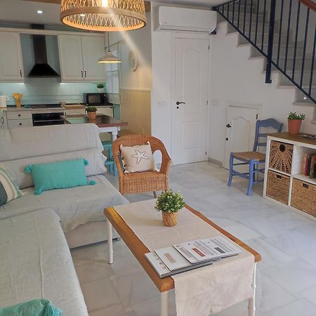 コニル・デ・ラ・フロンテラ Casa Lola Conil, Azotea Al Mar Y Parking Solo Familias O Parejasヴィラ エクステリア 写真
