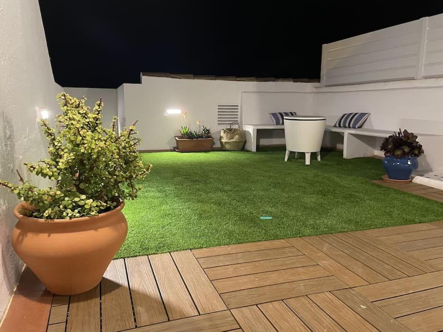 コニル・デ・ラ・フロンテラ Casa Lola Conil, Azotea Al Mar Y Parking Solo Familias O Parejasヴィラ エクステリア 写真