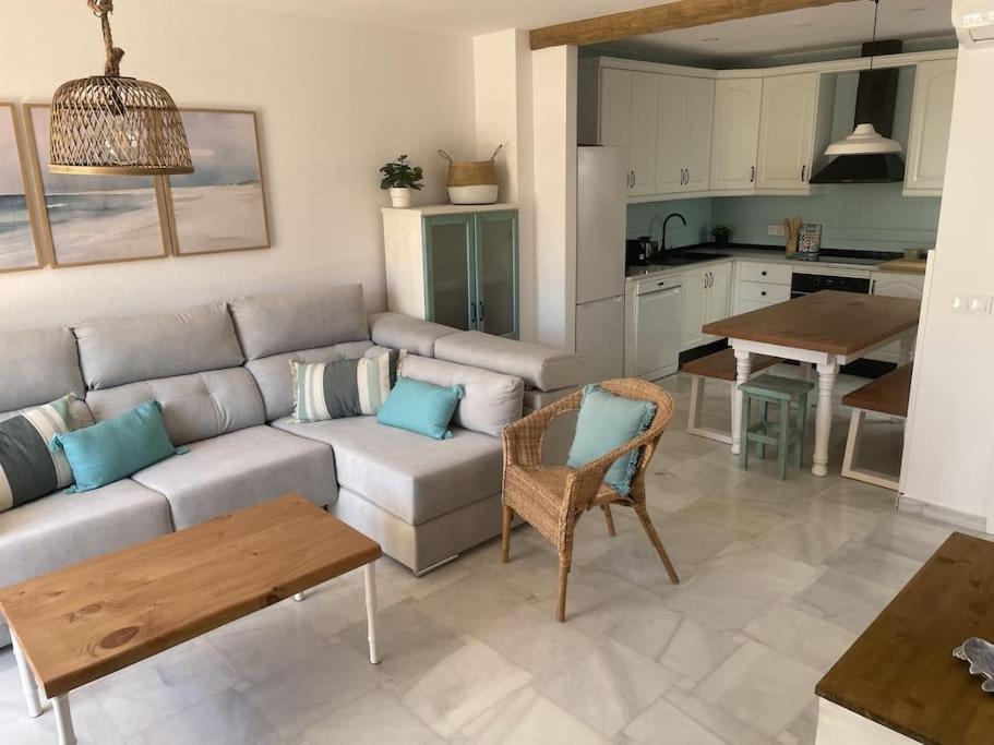 コニル・デ・ラ・フロンテラ Casa Lola Conil, Azotea Al Mar Y Parking Solo Familias O Parejasヴィラ エクステリア 写真