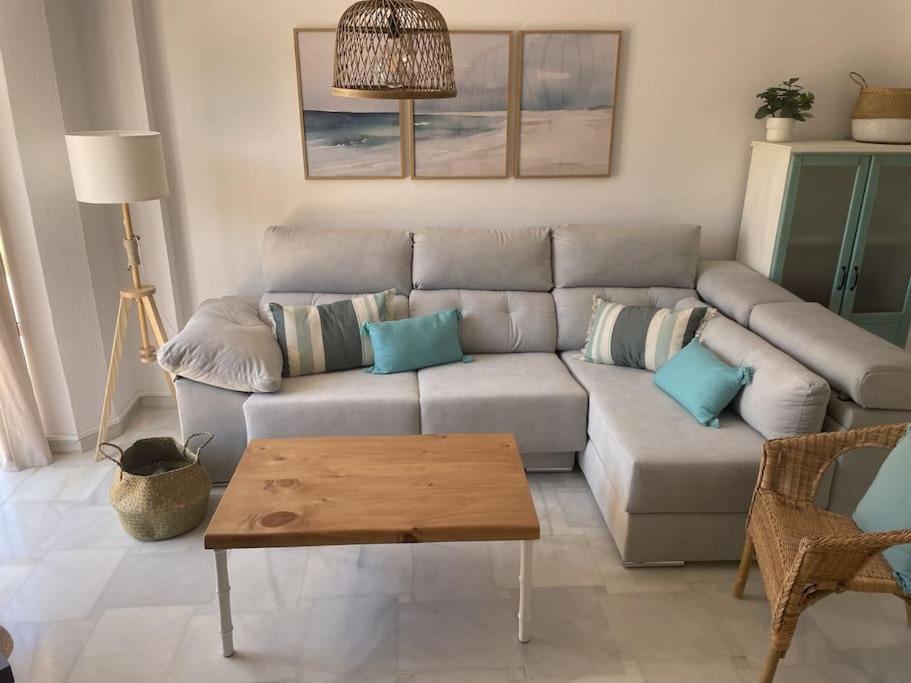 コニル・デ・ラ・フロンテラ Casa Lola Conil, Azotea Al Mar Y Parking Solo Familias O Parejasヴィラ エクステリア 写真