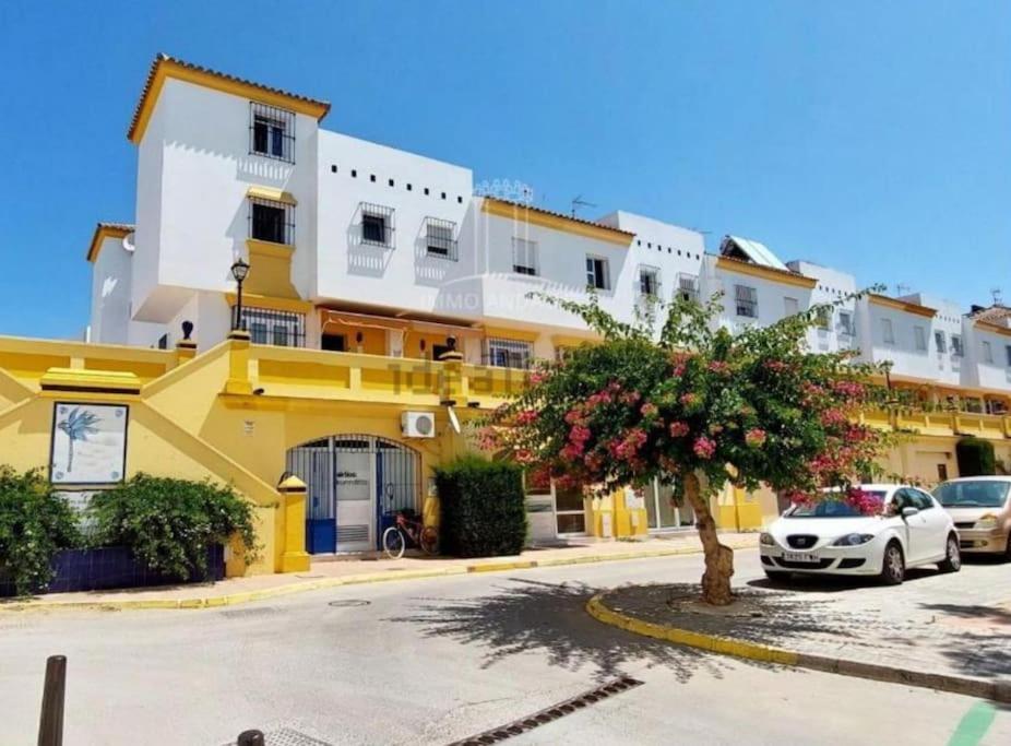 コニル・デ・ラ・フロンテラ Casa Lola Conil, Azotea Al Mar Y Parking Solo Familias O Parejasヴィラ エクステリア 写真