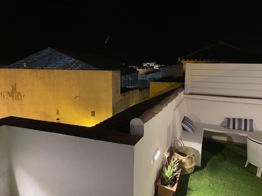 コニル・デ・ラ・フロンテラ Casa Lola Conil, Azotea Al Mar Y Parking Solo Familias O Parejasヴィラ エクステリア 写真